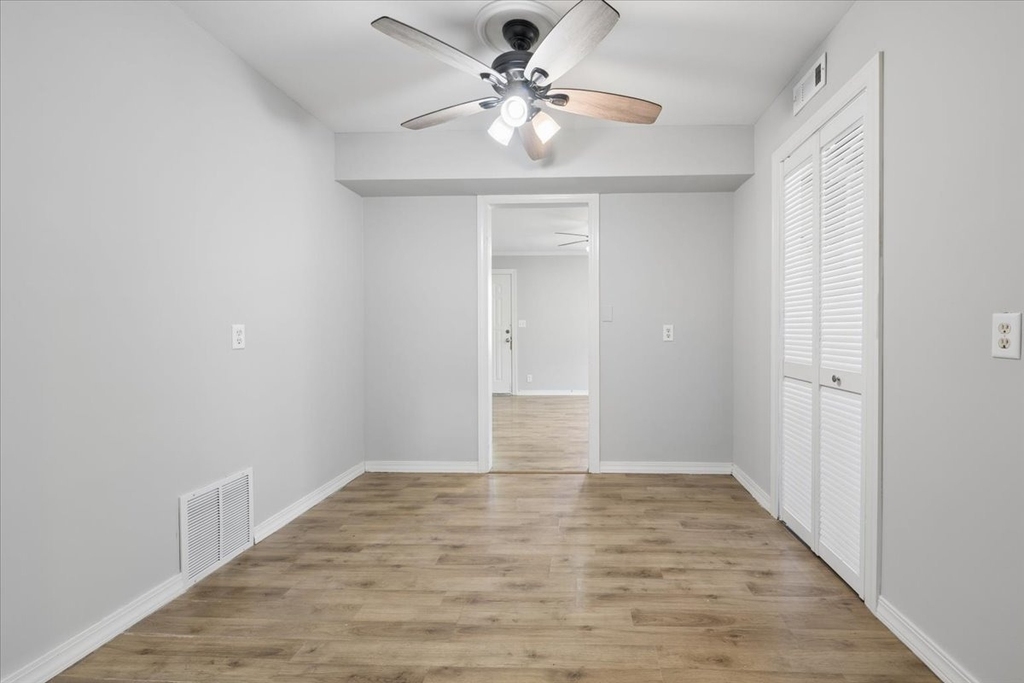 1805 Kelly Avenue - Photo 5