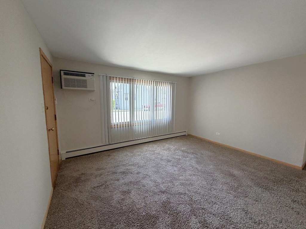 7601 W 61 Place W - Photo 3
