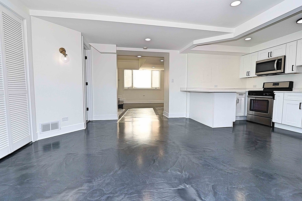 6337 Roosevelt Road - Photo 2