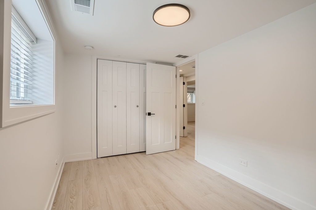 2602 N Springfield Avenue - Photo 26