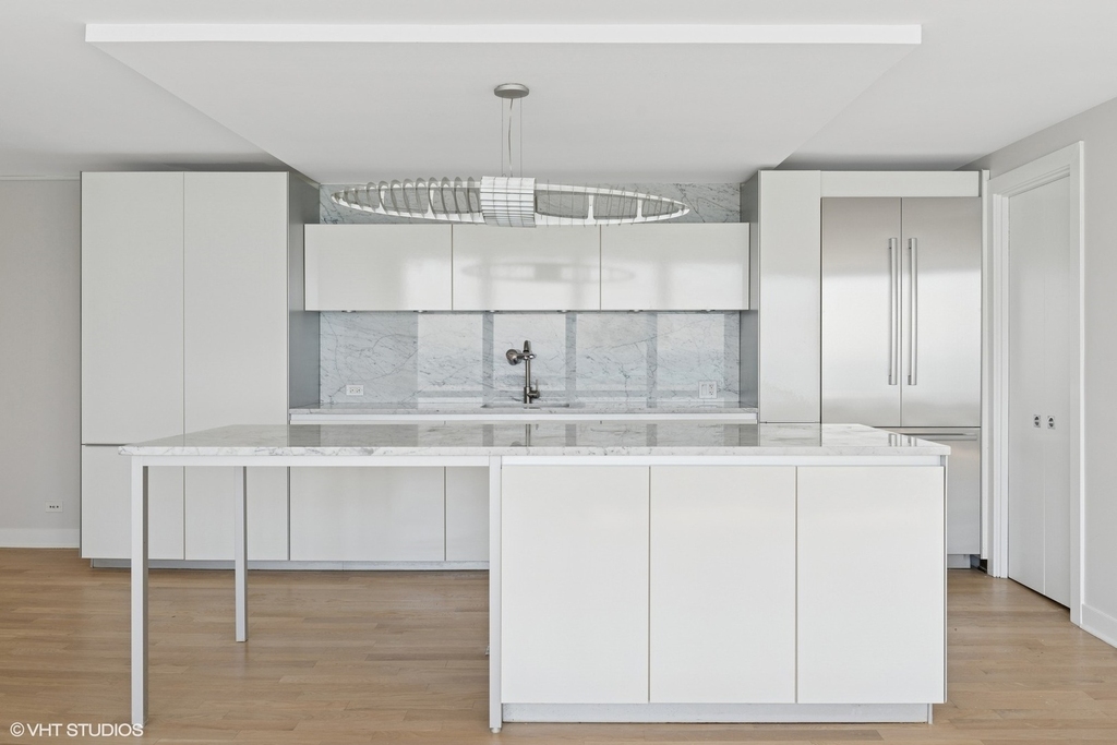 505 N Lake Shore Drive - Photo 3