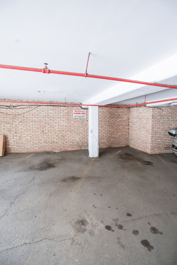 516 W Melrose Street - Photo 9