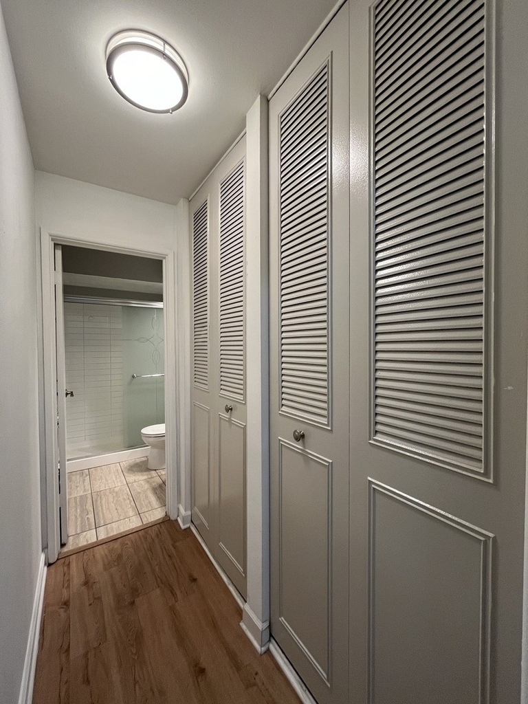 516 W Melrose Street - Photo 5