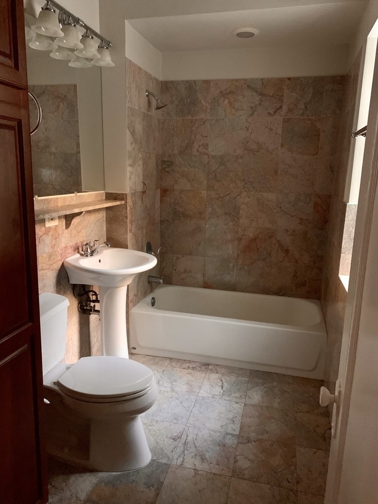 1042 W Bryn Mawr Avenue - Photo 7