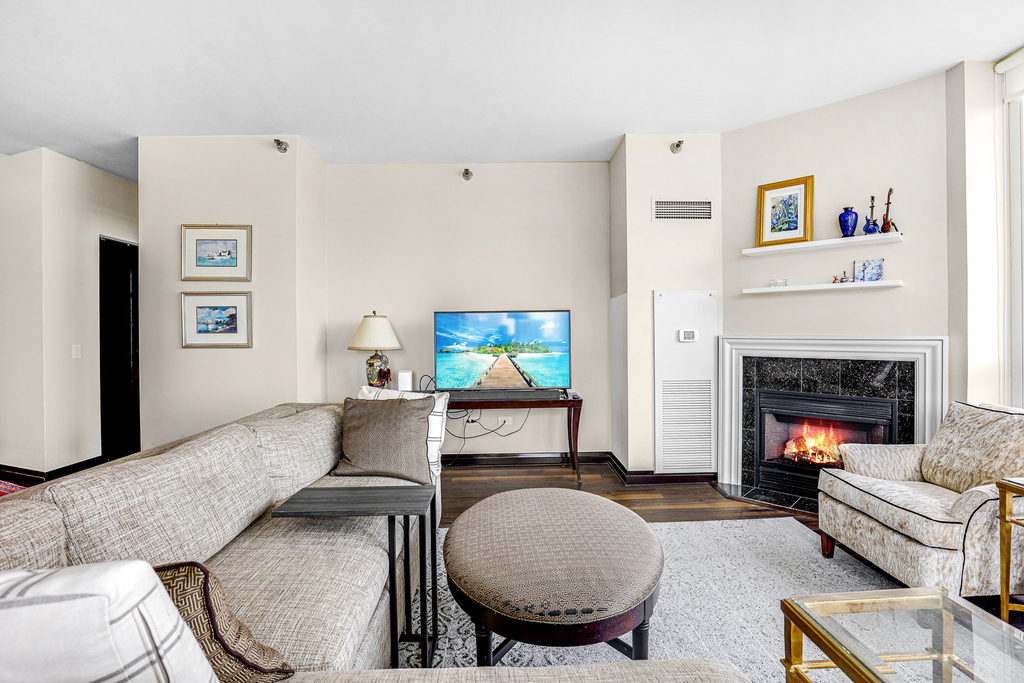 33 W Ontario Street - Photo 4