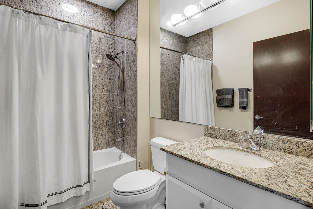 33 W Ontario Street - Photo 17
