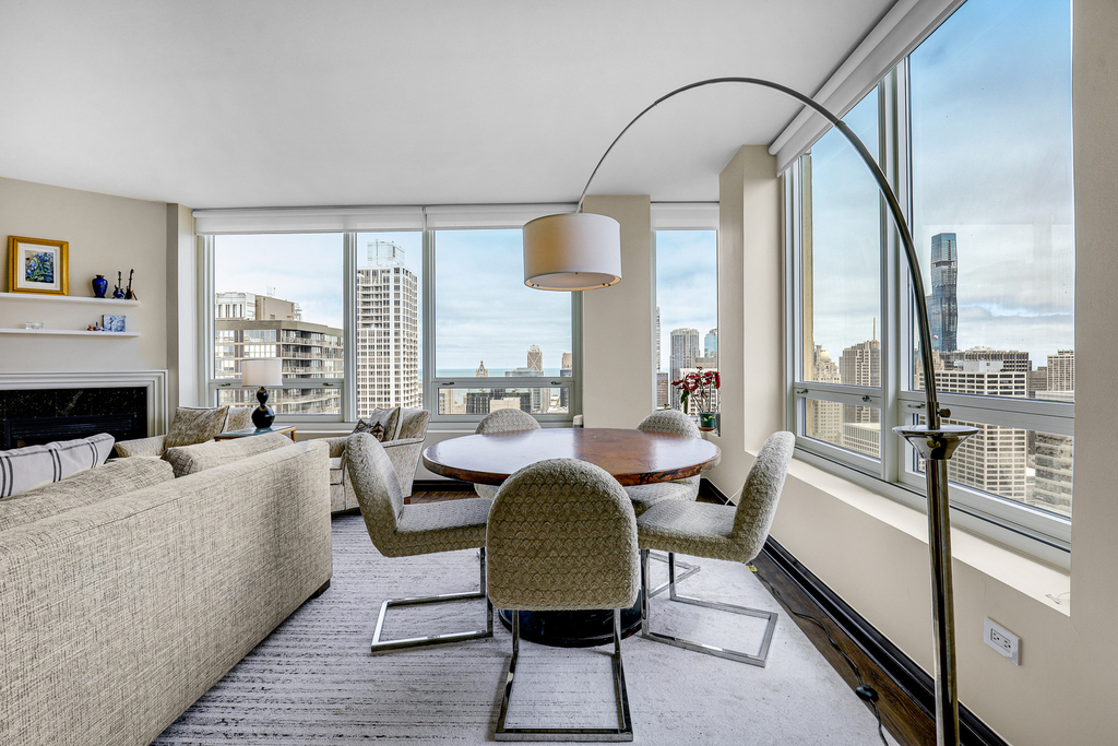 33 W Ontario Street - Photo 10