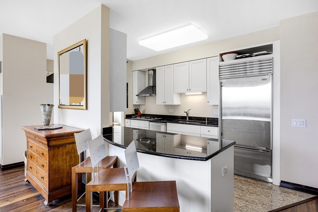 33 W Ontario Street - Photo 7