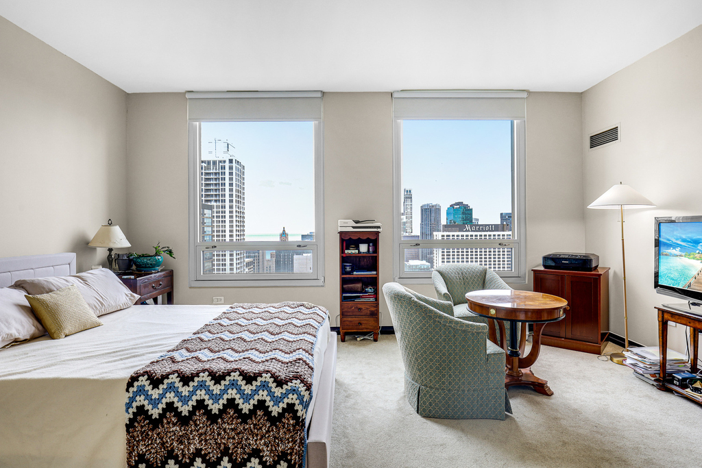33 W Ontario Street - Photo 11
