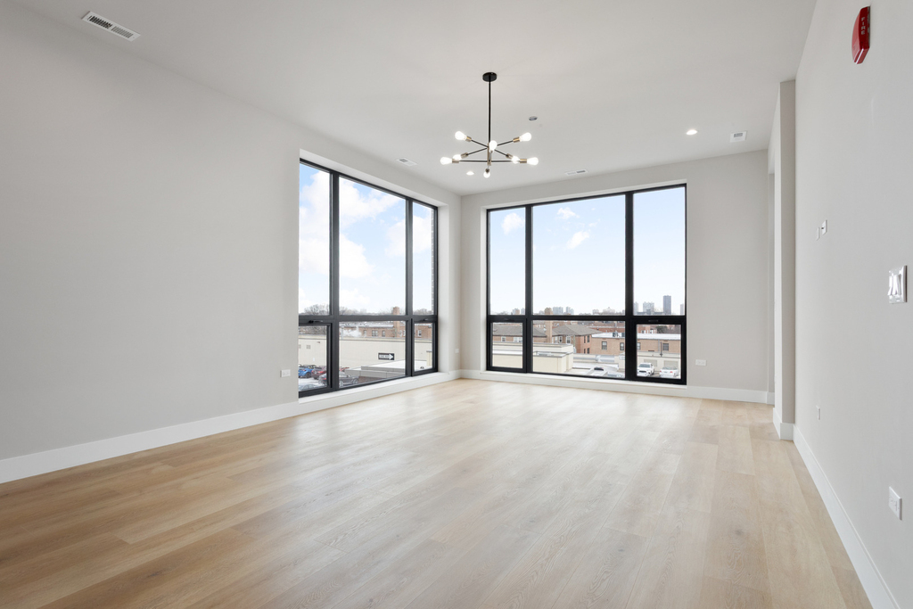 2505 W Farragut Avenue - Photo 13