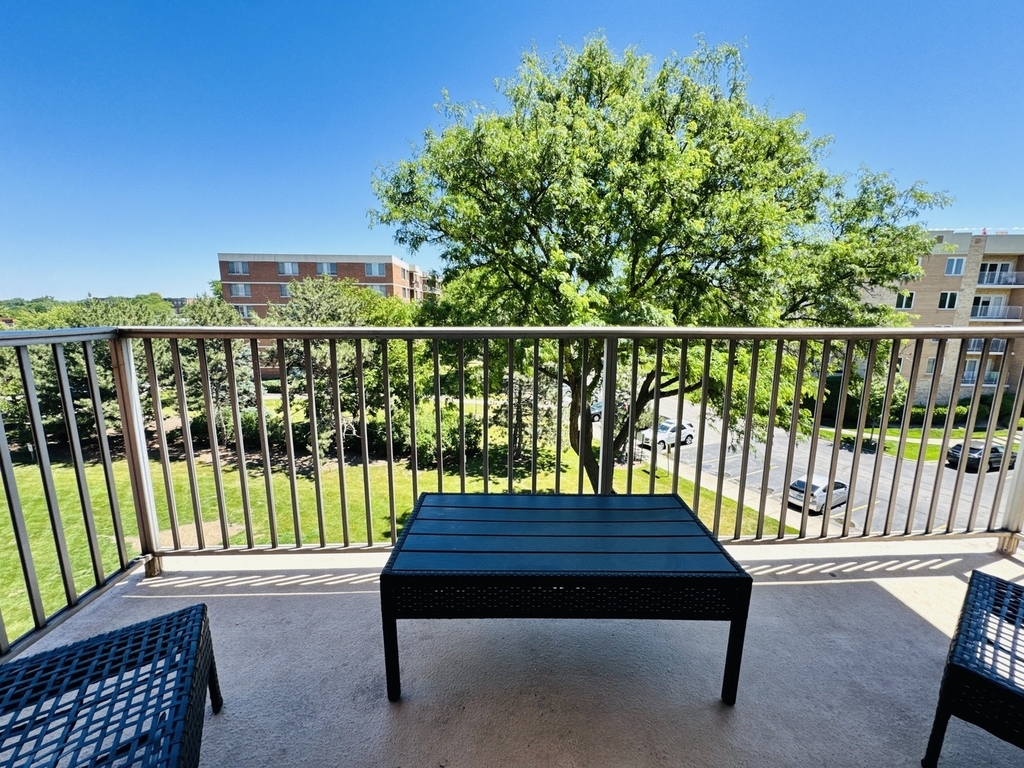 2211 S Stewart Avenue - Photo 17