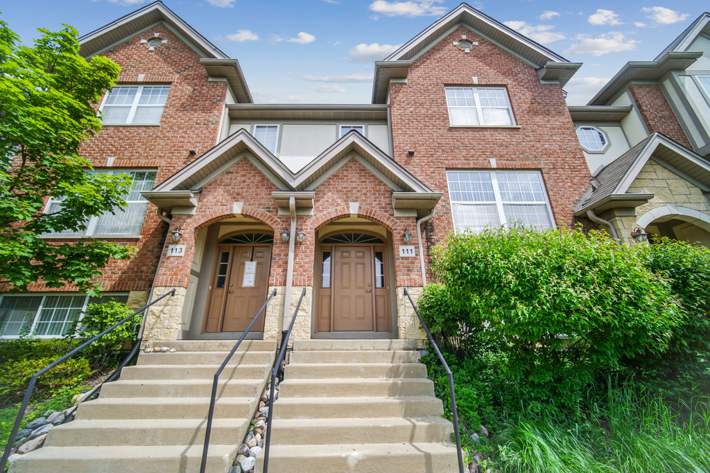 113 Creekbend Court - Photo 0