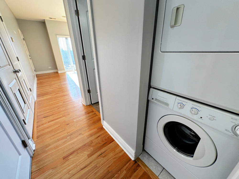 6112 W Diversey Avenue - Photo 9
