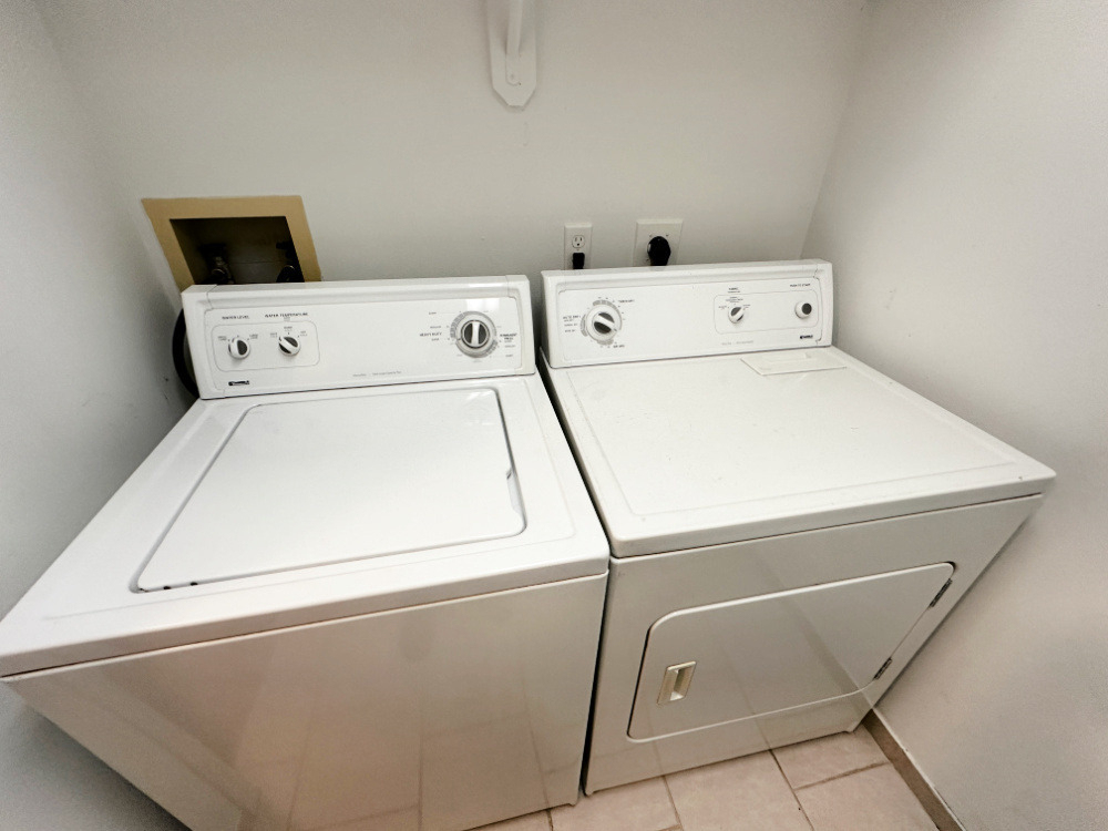 1360 Brook Street - Photo 9