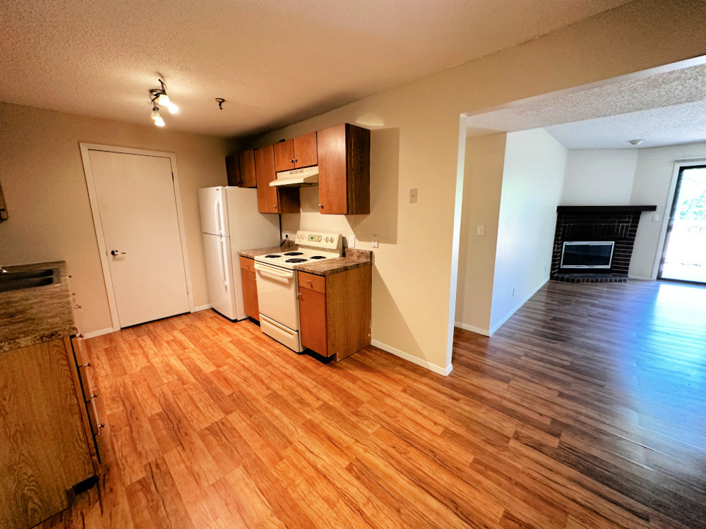 1360 Brook Street - Photo 2