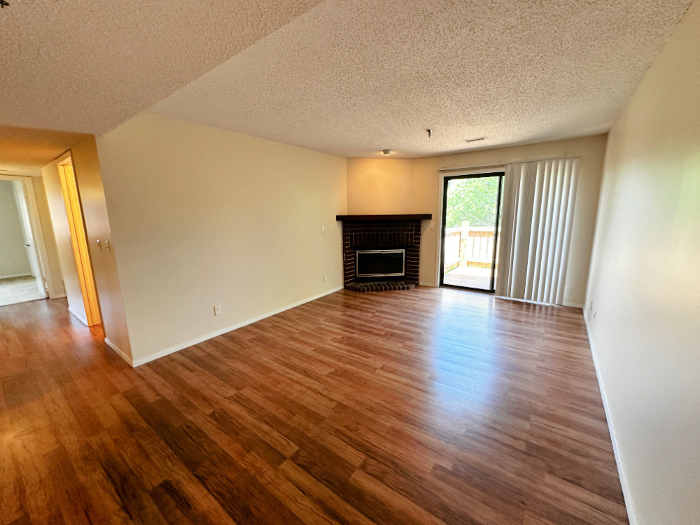 1360 Brook Street - Photo 3
