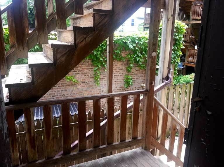 7518 N Hoyne Avenue - Photo 2