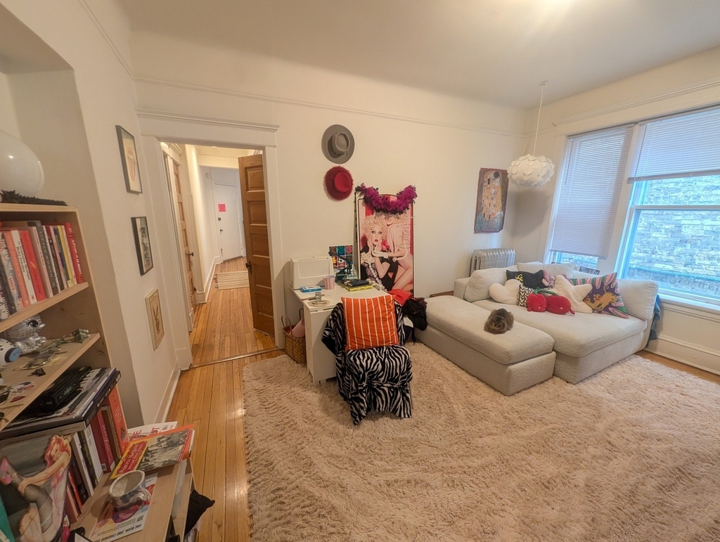 3815 N Wilton Avenue - Photo 16