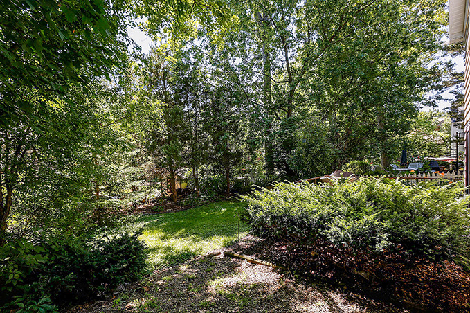 673 N Park Boulevard - Photo 2
