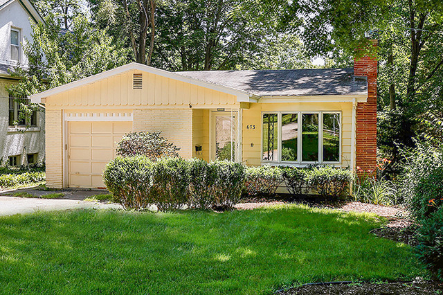 673 N Park Boulevard - Photo 0