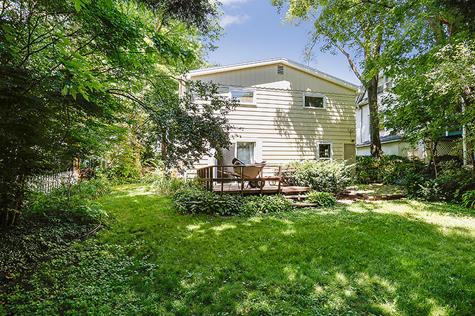 673 N Park Boulevard - Photo 1