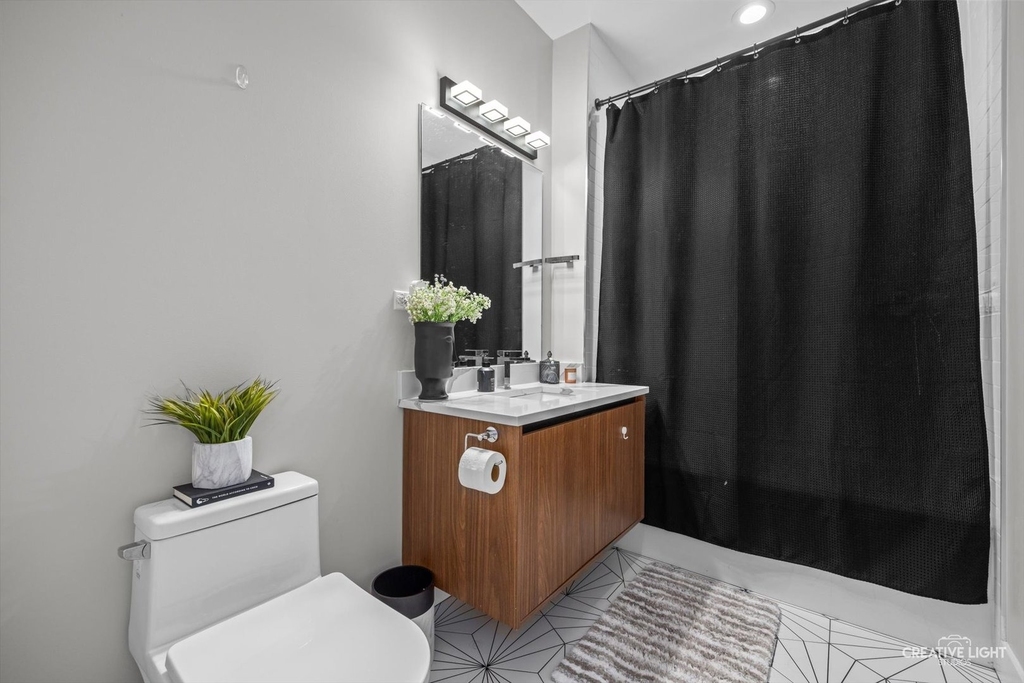 2342 W Adams Street - Photo 12