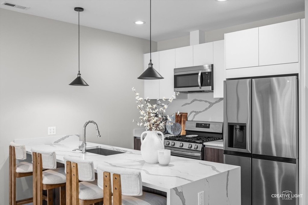 2342 W Adams Street - Photo 4