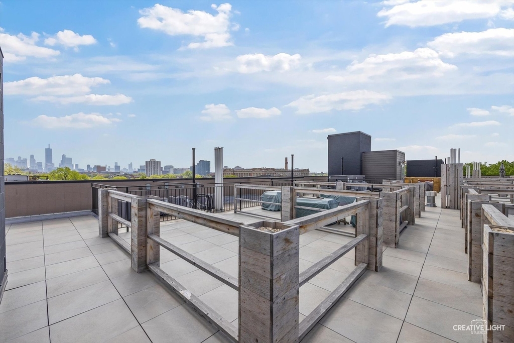 2342 W Adams Street - Photo 15