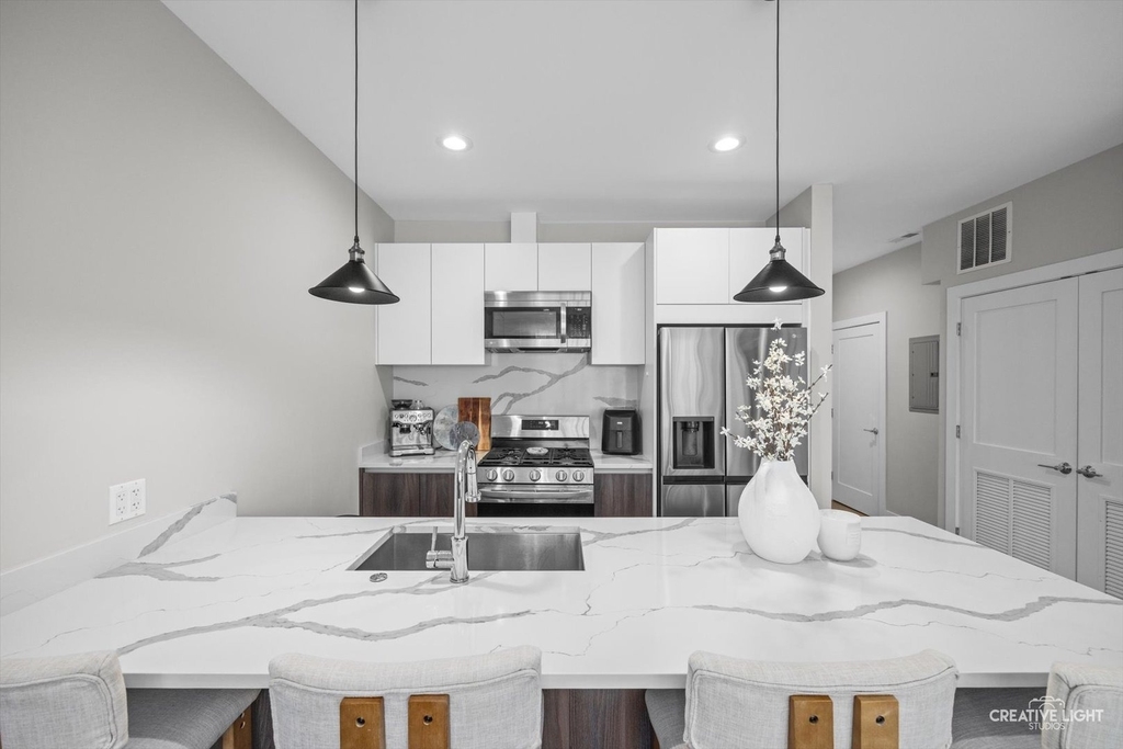 2342 W Adams Street - Photo 5