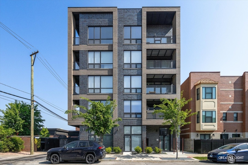 2342 W Adams Street - Photo 0