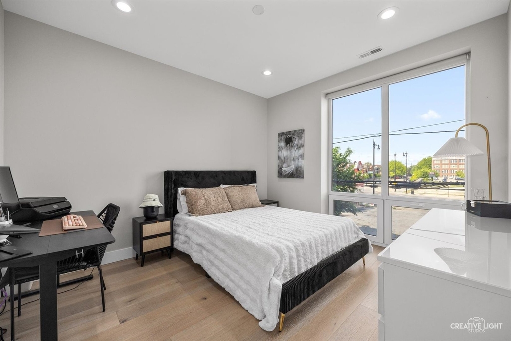 2342 W Adams Street - Photo 11