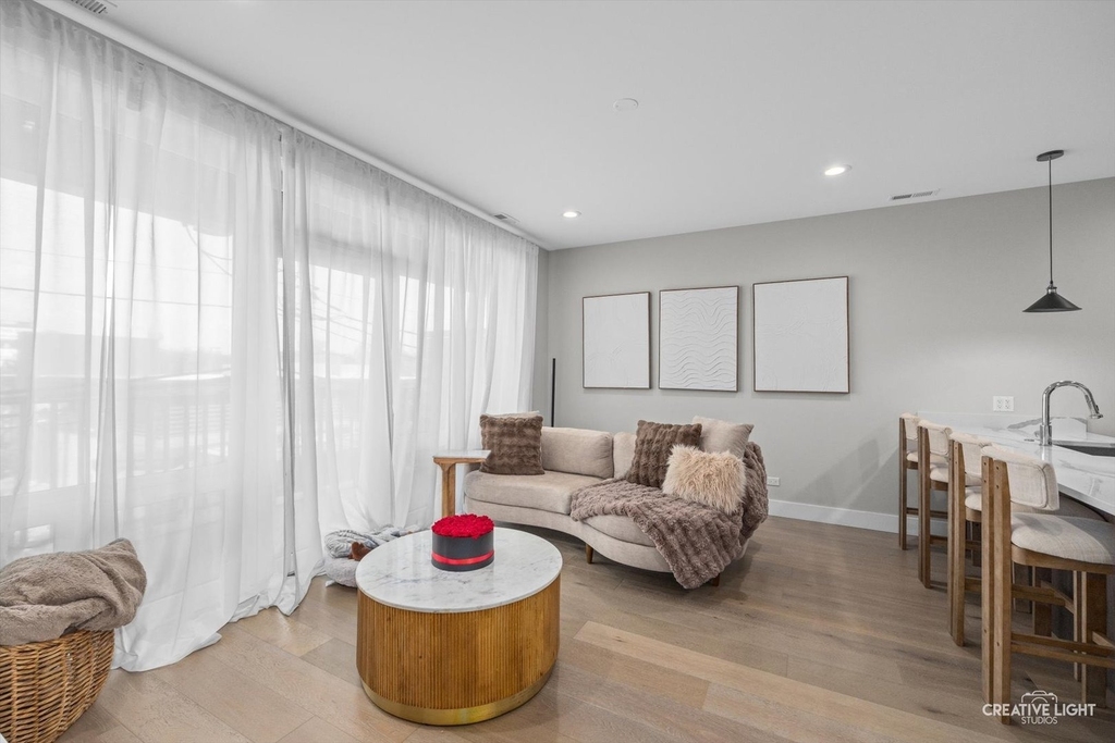 2342 W Adams Street - Photo 10