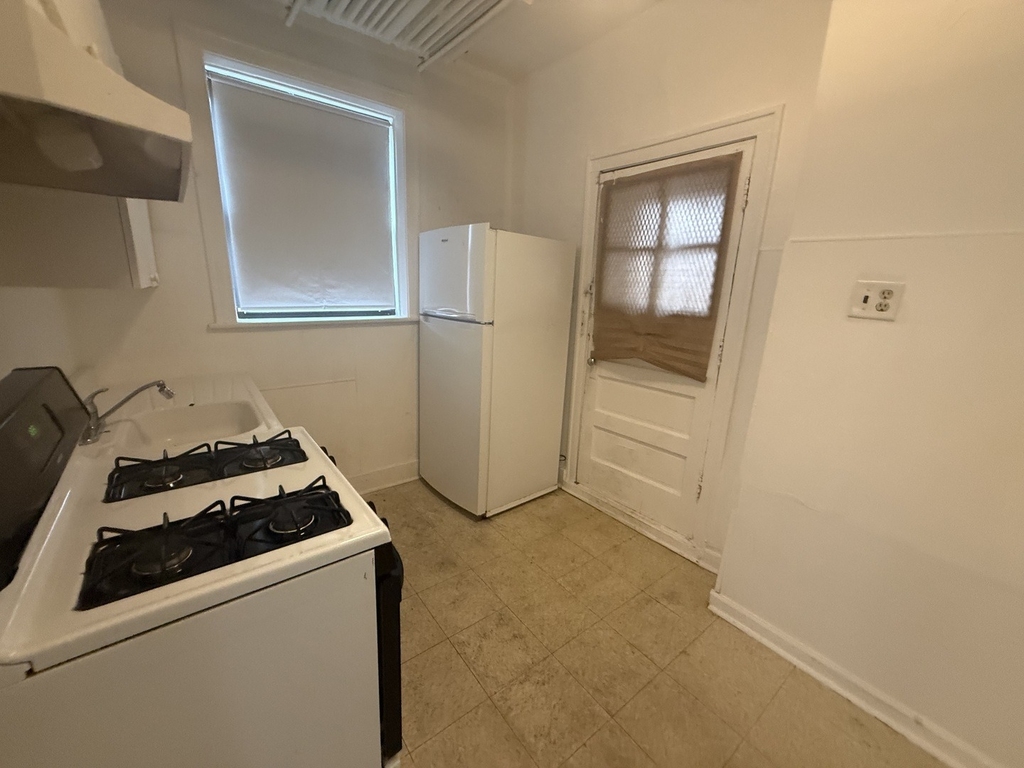 3258 Maple Avenue - Photo 10