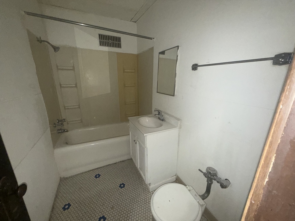 3258 Maple Avenue - Photo 12