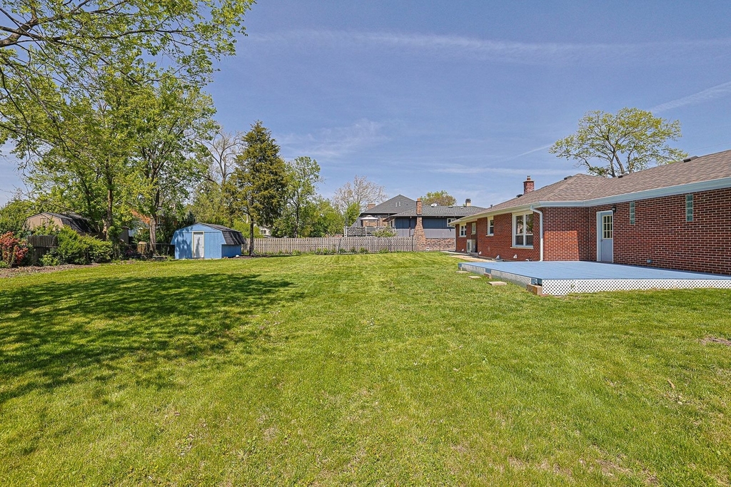 2232 Sprucewood Avenue - Photo 32