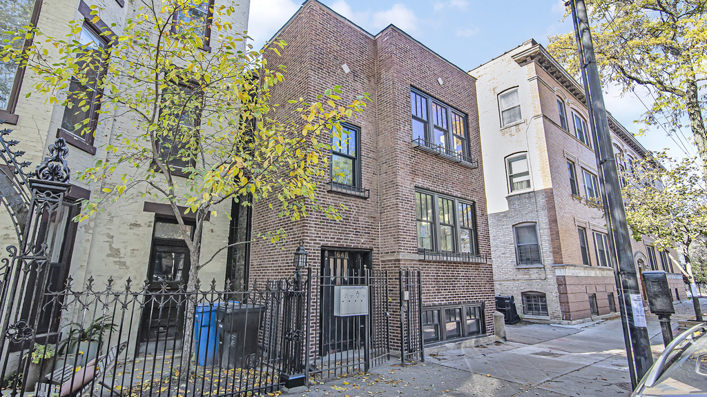 1648 N Sedgwick Street - Photo 0
