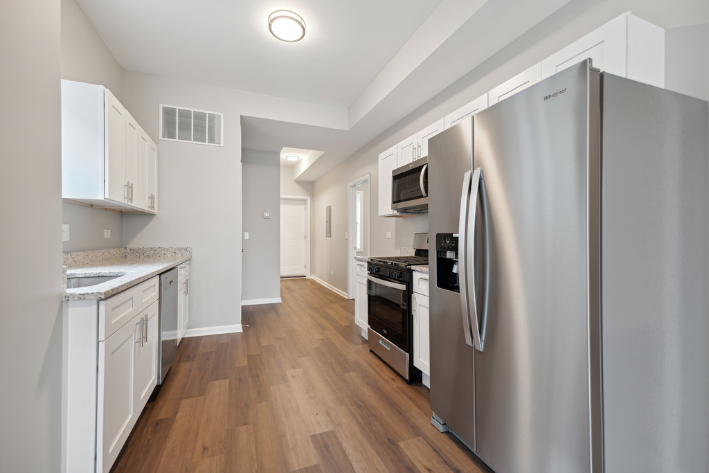 6122 S Champlain Avenue - Photo 3