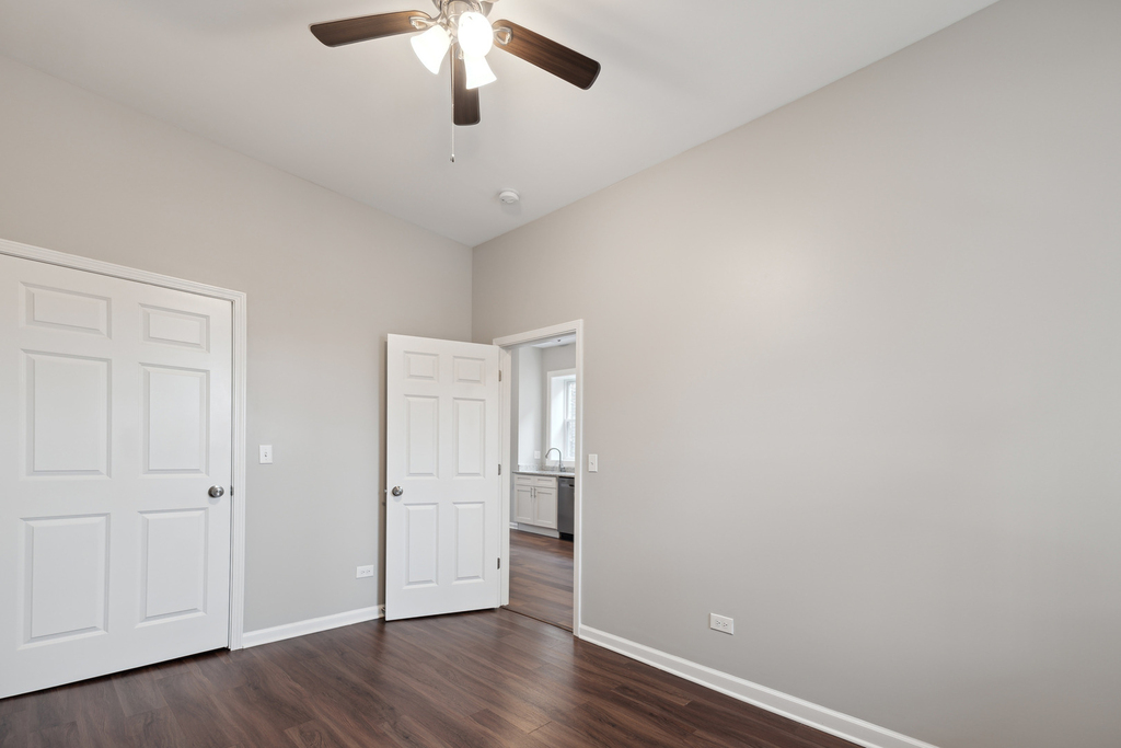 6122 S Champlain Avenue - Photo 5