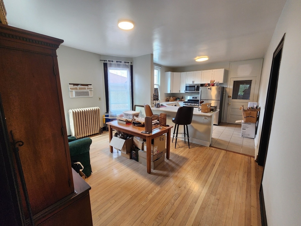6106 N Washtenaw Avenue - Photo 5