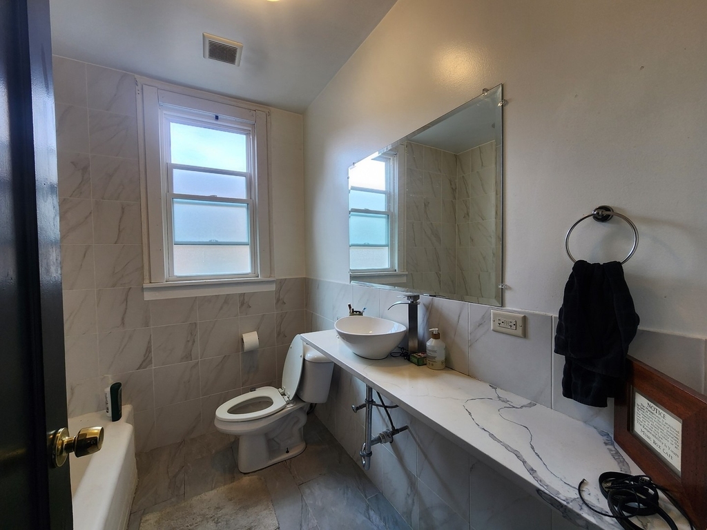 6106 N Washtenaw Avenue - Photo 18