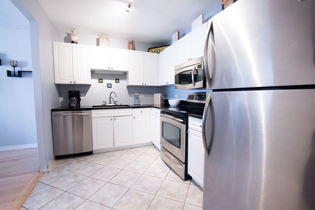 70 W Huron Street - Photo 9