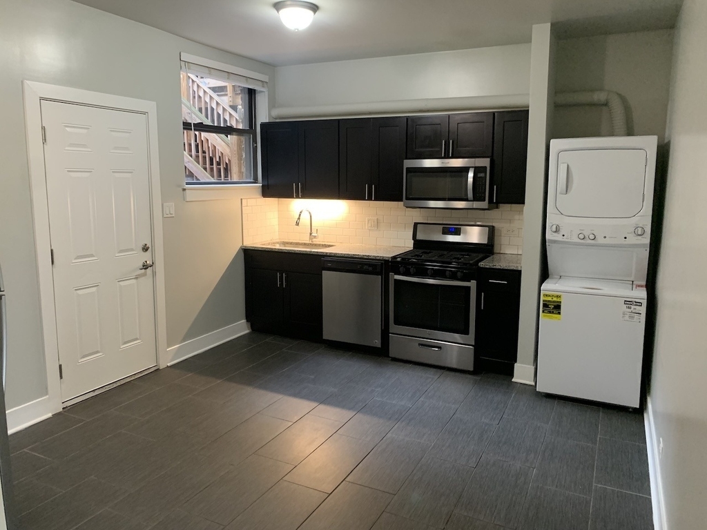 5513 S Everett Avenue - Photo 2