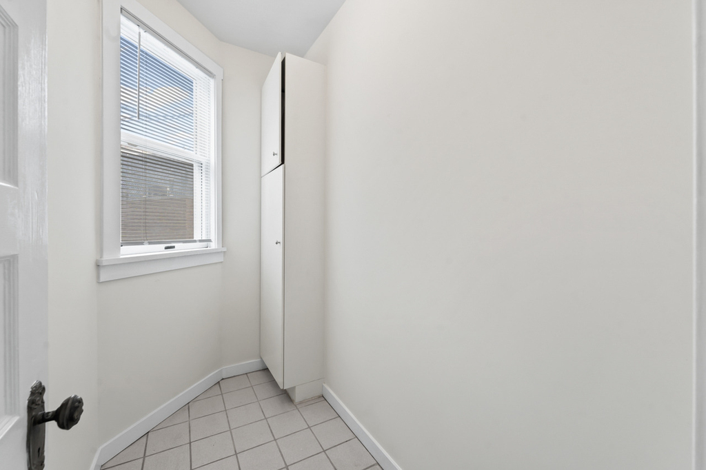1429 W Barry Avenue - Photo 15