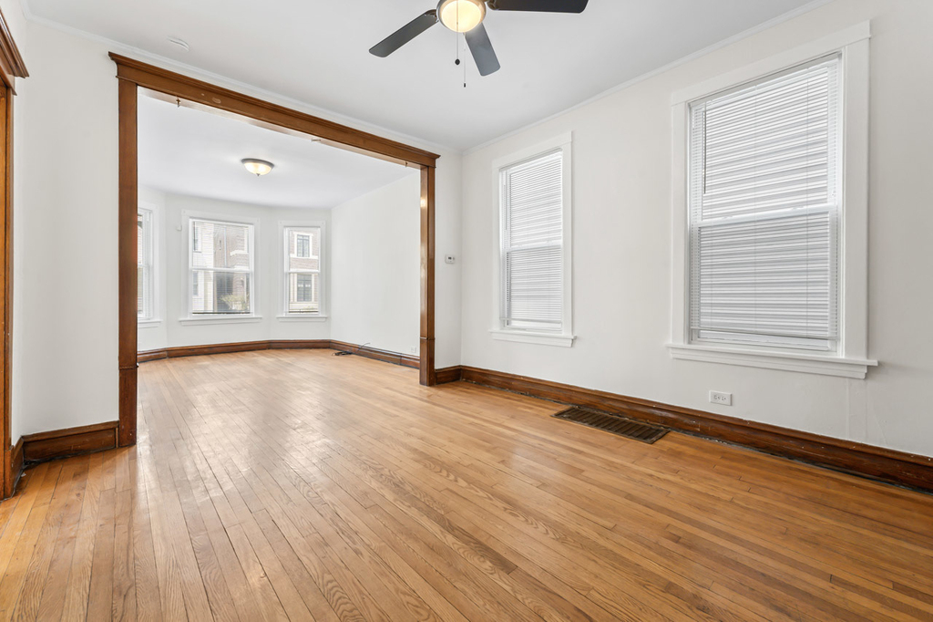 1429 W Barry Avenue - Photo 6