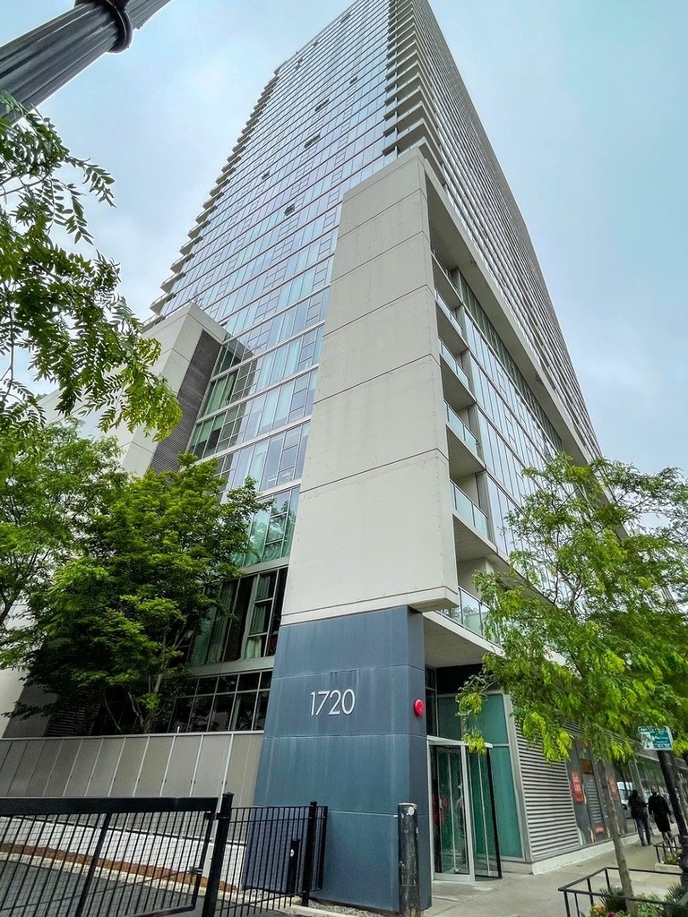 1720 S Michigan Avenue - Photo 0