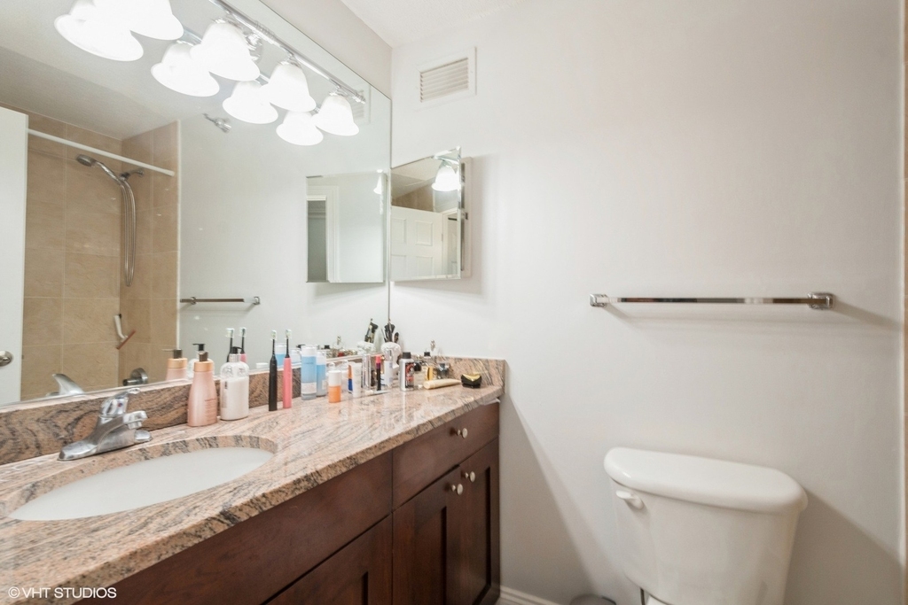 440 N Mcclurg Court - Photo 10