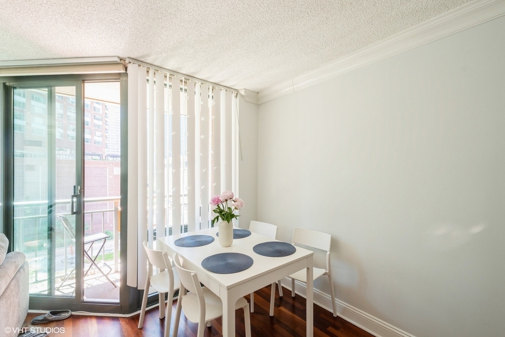 440 N Mcclurg Court - Photo 7