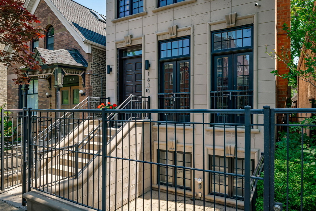 1633 N Wolcott Avenue - Photo 3