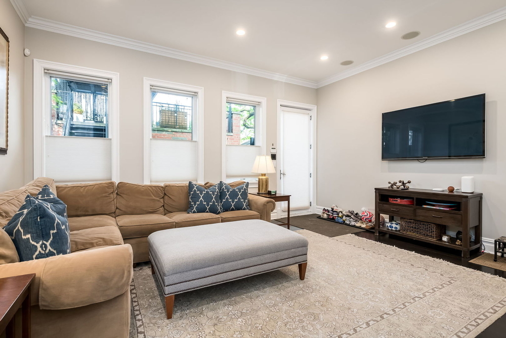 1633 N Wolcott Avenue - Photo 13