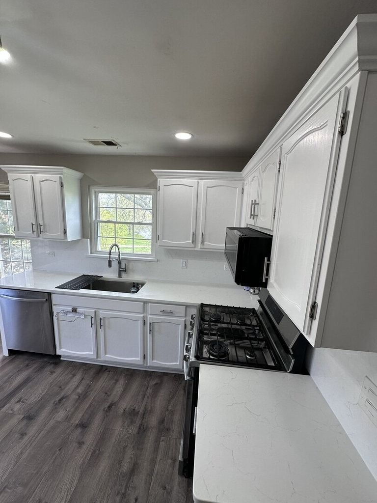 202 E Fabish Drive - Photo 4